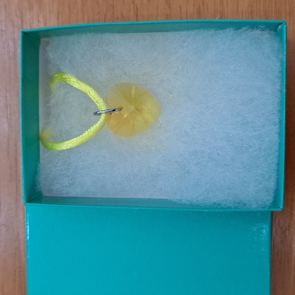 Tropical Sun Crystal Heart Necklace - Picture 4 of 6